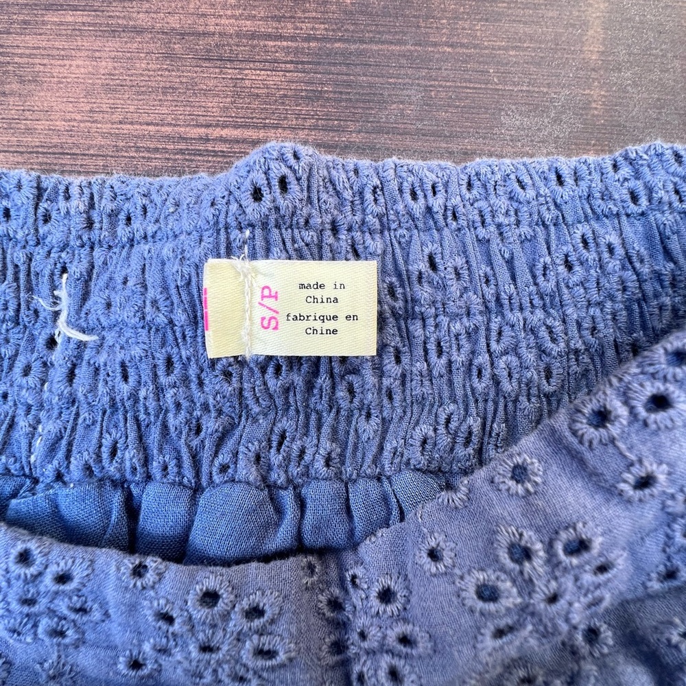 Free People Blue Eyelet mini Skirt with‎ elastic waist and pockets - size small - Picture 2 of 6
